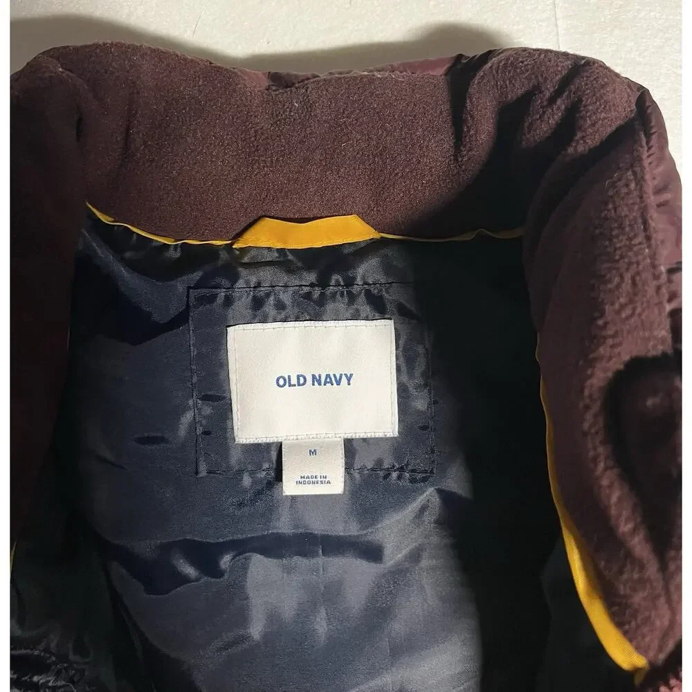 Old Navy Mens Medium Burgundy Puffer Vest Fleece Lined Full Zip Quilted Winter